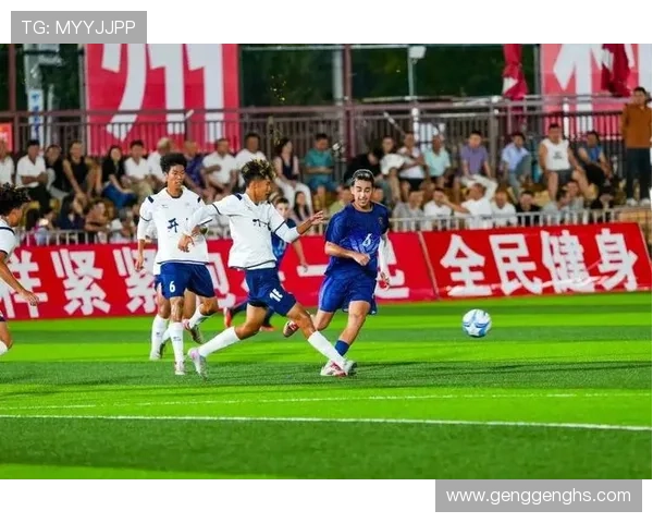 足球明星们送上新年祝福视频精彩纷呈喜庆氛围浓厚让我们一起迎接美好新年