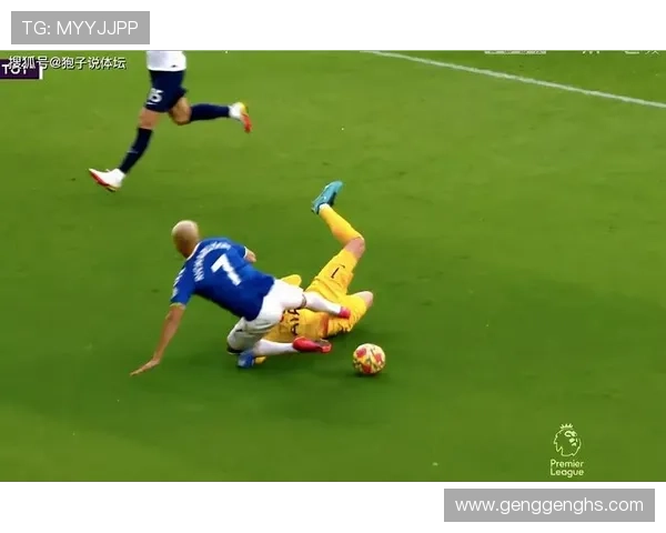 小孩巧妙整蛊足球明星引发全场爆笑瞬间与温馨互动